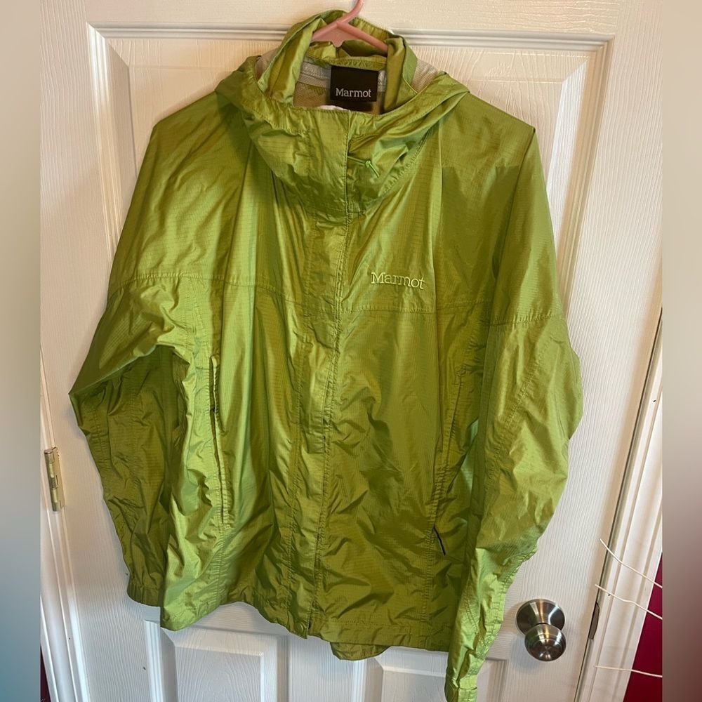 Marmot lime green light coat/windbreaker sz L
